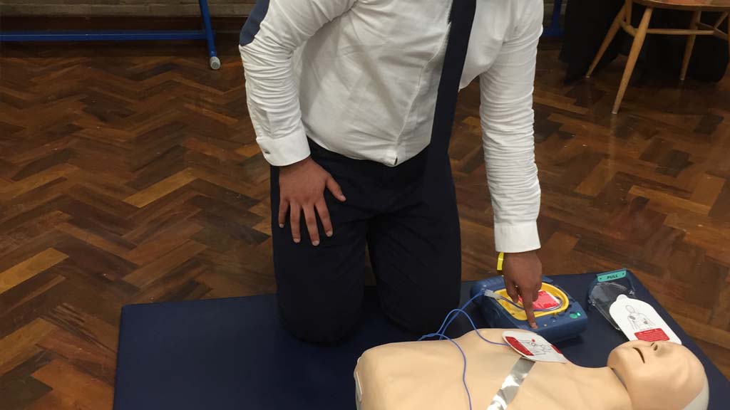 Defibrilator First Aid Course